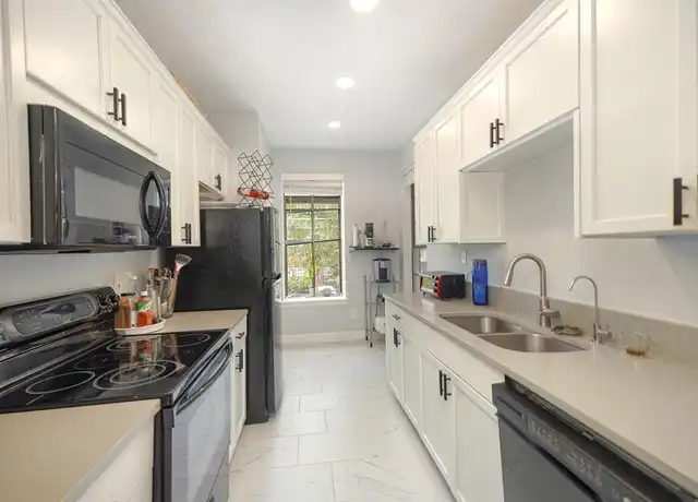 Property at 2255 Braeswood Park Dr #334, Houston, TX, 77030, 2 beds, 1 bath, [object Object]