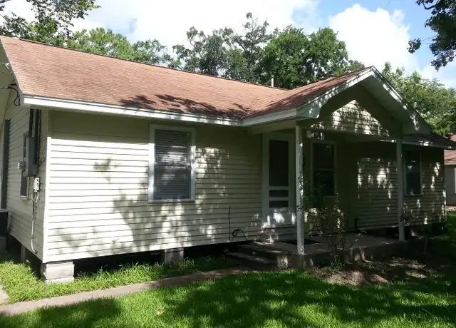 Property at 2110 N Galveston Ave, Pearland, TX, 77581, 3 beds, 2 baths, [object Object]