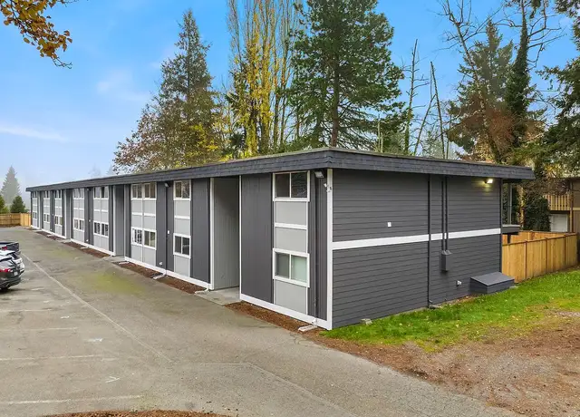 Photo of 4401 76th Ave W, University Place, WA 98466