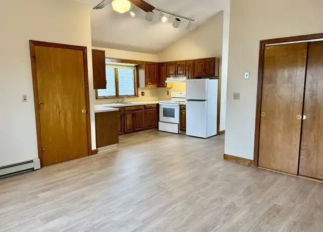 Property at 51 Peirce Ave Unit 3, Everett, MA, 02149, 1 bed, 1 bath, [object Object]