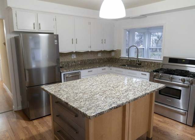 Photo of 37950 Grantland St, Livonia, MI 48150