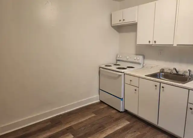 Property at 928 E 17th St Unit A, Wilmington, DE, 19802, 2 beds, 1 bath, [object Object]