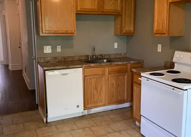 Property at 29 Welsford St Fl 2, Pittsburgh, PA, 15213, 5 beds, 2 baths, [object Object]