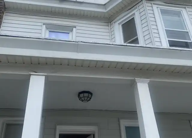 Property at 110 W 29th St, Wilmington, DE, 19802, 3 beds, 2 baths, [object Object]