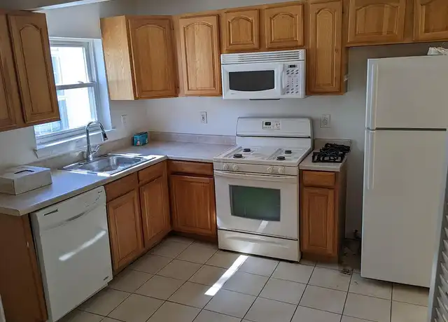 Property at 10 Union Pl, Keansburg, NJ, 07734, 2 beds, 1 bath, [object Object]