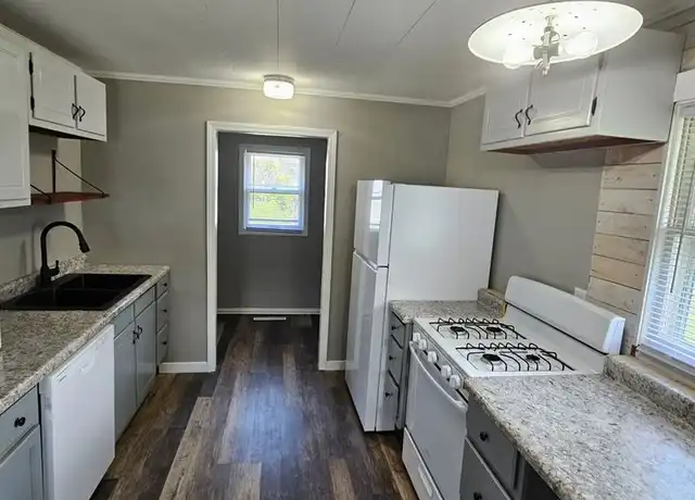 Property at 106 E 3rd St, Tilton, IL, 61833, 2 beds, 1 bath, [object Object]
