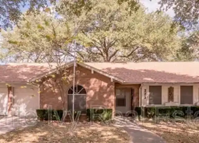 Property at 223 Normal Park Dr, Huntsville, TX, 77320, 3 beds, 2 baths, [object Object]
