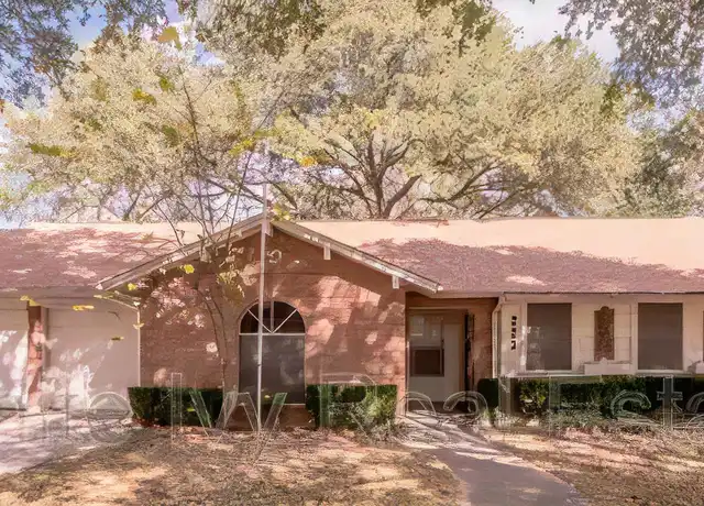 Property at 223 Normal Park Dr, Huntsville, TX, 77320, 3 beds, 2 baths, [object Object]
