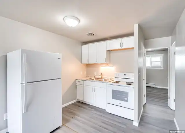 Property at 700 S Memorial Dr Unit 11, Appleton, WI, 54911, 1 bed, 1 bath, [object Object]