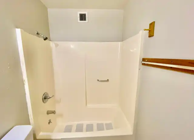 Property at 5804 N 69th Dr, Glendale, AZ, 85303, 4 beds, 2 baths, [object Object]