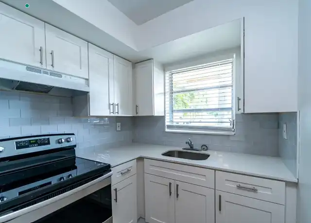 Property at 4152 SW 24th Ct Unit COURT-2, Fort Lauderdale, FL, 33317, 1 bed, 1 bath, [object Object]
