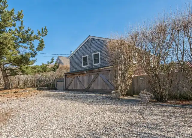 Property at 33 Hoppin Ave, Montauk, NY, 11954, 5 beds, 2 baths, [object Object]