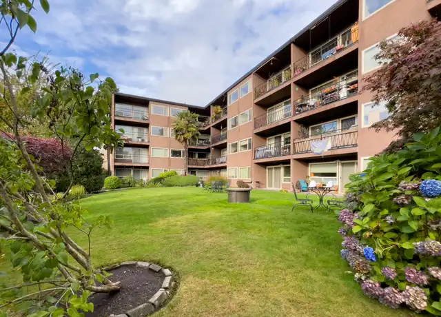 Property at Arllis Arms Apartments - 1700 15th Ave, Seattle, WA, 98122, 1 bed, 1 bath, [object Object]