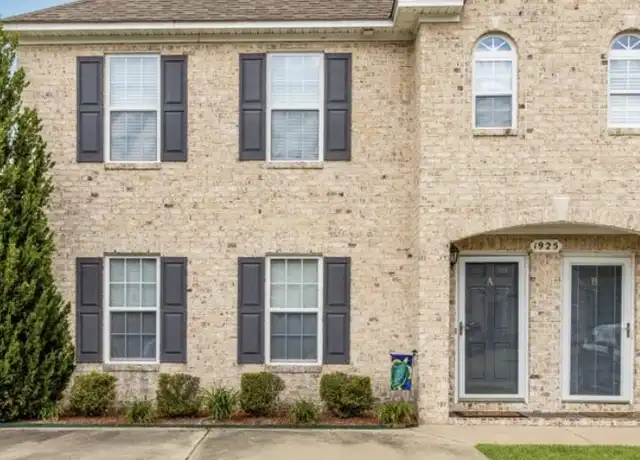 Property at 1925 Cambria Dr Unit A, Greenville, NC, 27834, 3 beds, 2.5 baths, [object Object]