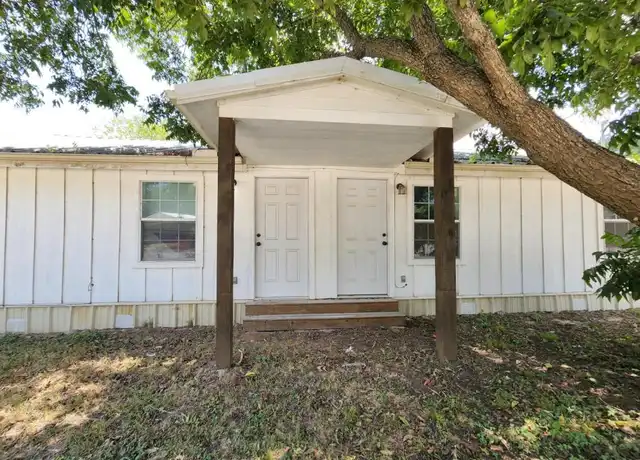 Property at 1301 W 14th St, Caldwell, TX, 77836, 2 beds, 1 bath, [object Object]