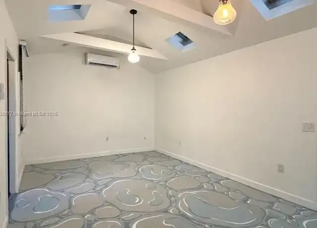 Property at 118 NW 24th St Unit 4-4, Miami, FL, 33127, 1 bed, 1 bath, [object Object]
