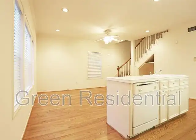 Property at 1967 University Blvd, Houston, TX, 77030, 2 beds, 1 bath, [object Object]