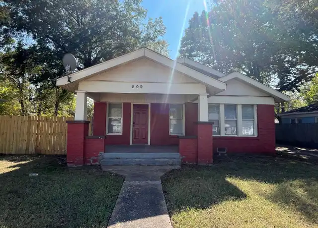Property at 205 W K St, Russellville, AR, 72801, 3 beds, 2 baths, [object Object]