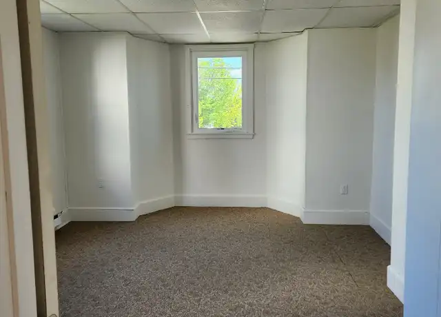 Property at 41 Crescent St Unit 2, Biddeford, ME, 04005, 1 bed, 1 bath, [object Object]