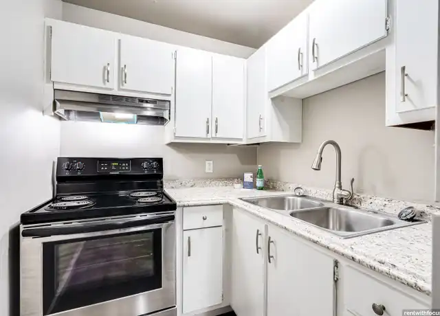 Property at 671 S Western Ave Unit 201, Neenah, WI, 54956, 1 bed, 1 bath, [object Object]