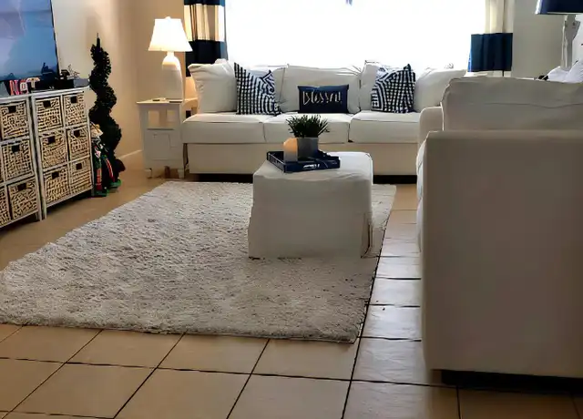 Property at 6017 Crestwood Ave Unit B, Sarasota, FL, 34231, 2 beds, 1 bath, [object Object]