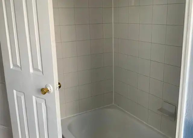 Property at 15 Township Line Rd Unit 2nd Floor, Upper Darby Township, PA, 19082, 2 beds, 1 bath, [object Object]
