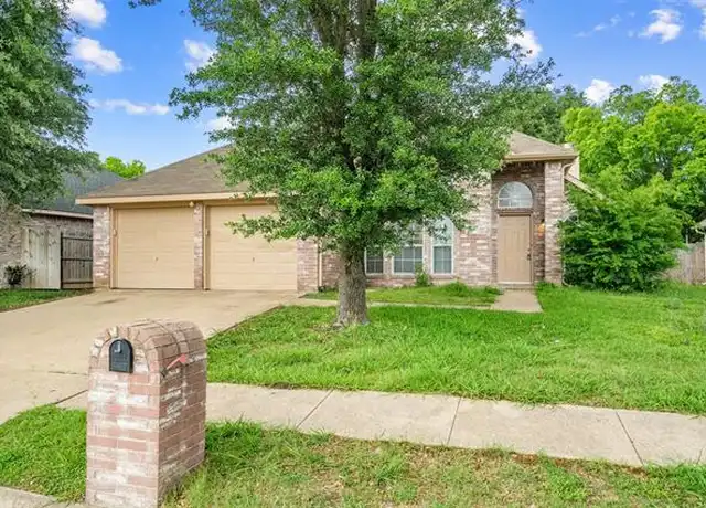 Property at 237 W Willow Creek Dr, Glenn Heights, TX, 75154, 3 beds, 2 baths, [object Object]