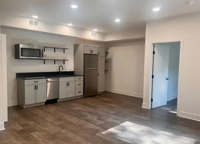 Property at 8 W King St Apt 102, Lancaster, PA, 17603, 1 bed, 1 bath, [object Object]