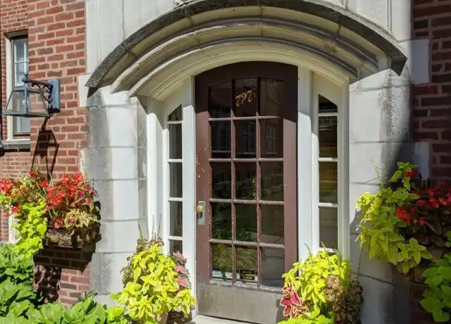 Property at 727 Hinman Ave, Evanston, IL, 60202, 1 bed, 1 bath, [object Object]