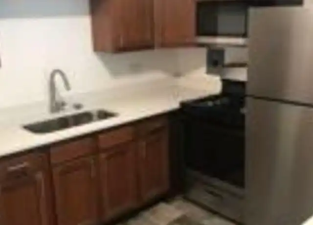 Property at 1200 E Singer Cir Unit 10, Milwaukee, WI, 53212, 1 bed, 1 bath, [object Object]