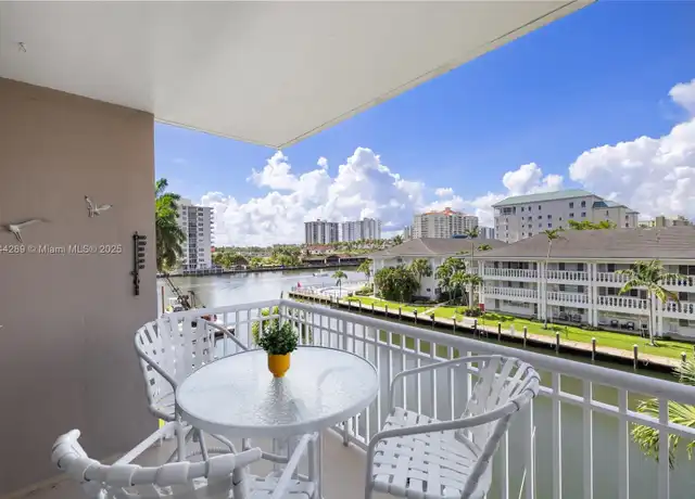 Property at 2880 NE 33rd Ct #303, Fort Lauderdale, FL, 33306, 2 beds, 2 baths, [object Object]