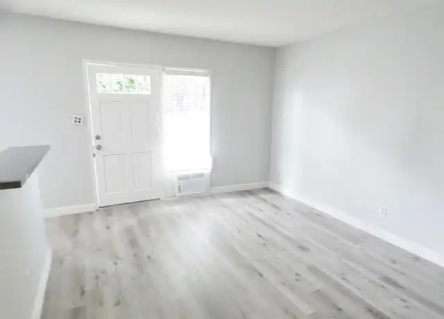 Property at 6029 Cherry Ave Unit 2, Long Beach, CA, 90805, 1 bed, 1 bath, [object Object]