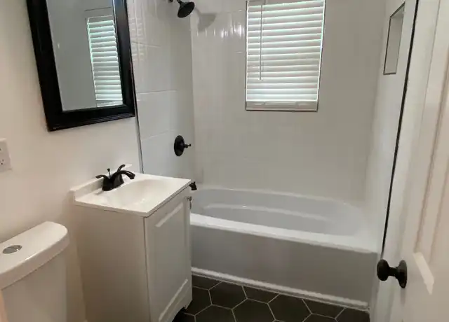 Property at 469 Lytle St, Memphis, TN, 38122, 3 beds, 2 baths, [object Object]