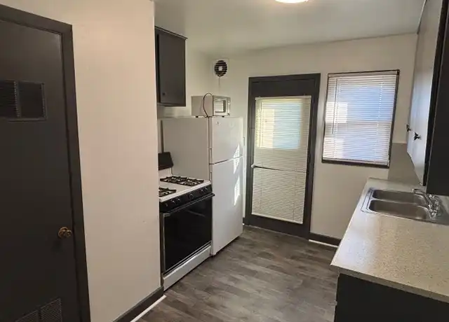 Property at 130 Nicholas St Unit 9, Council Bluffs, IA, 51503, 1 bed, 1 bath, [object Object]