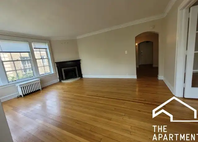 Property at 911 Elmwood Ave, Evanston, IL, 60202, 1 bed, 1 bath, [object Object]