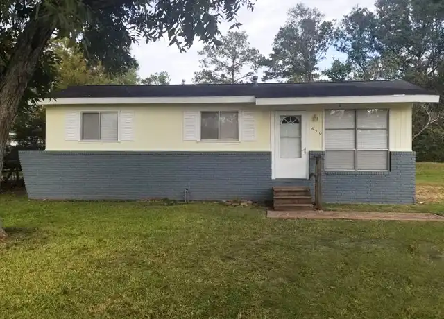 Property at 650 SE Railroad Ave, Ponchatoula, LA, 70454, 3 beds, 1 bath, [object Object]