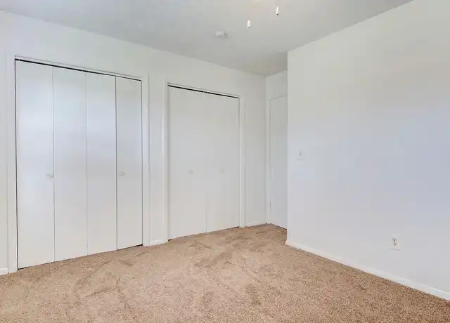 Property at Arcadia Apartments - 802 Arcadia Dr, Bloomington, IL, 61704, 1-2 bed, 1 bath, [object Object]