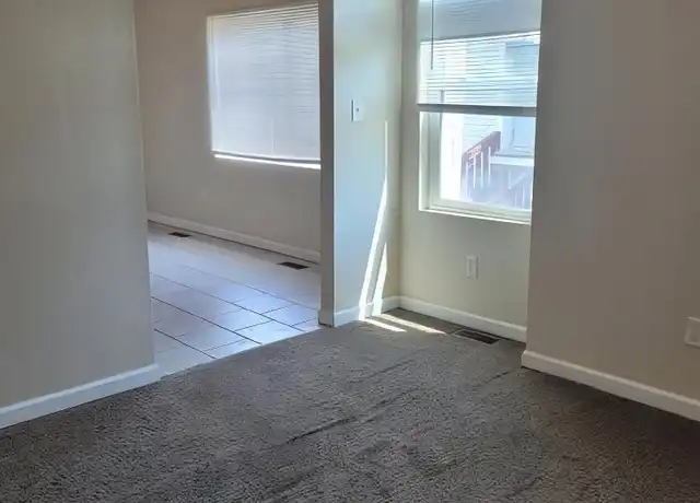 Property at 709 S Poplar St, Carbondale, IL, 62901, 1 bed, 1 bath, [object Object]