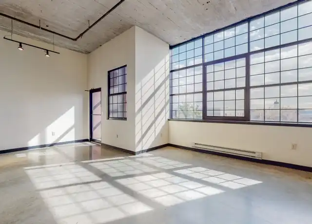 Property at 2520 S 3rd St #208, Louisville, KY, 40208, 1 bed, 1 bath, [object Object]