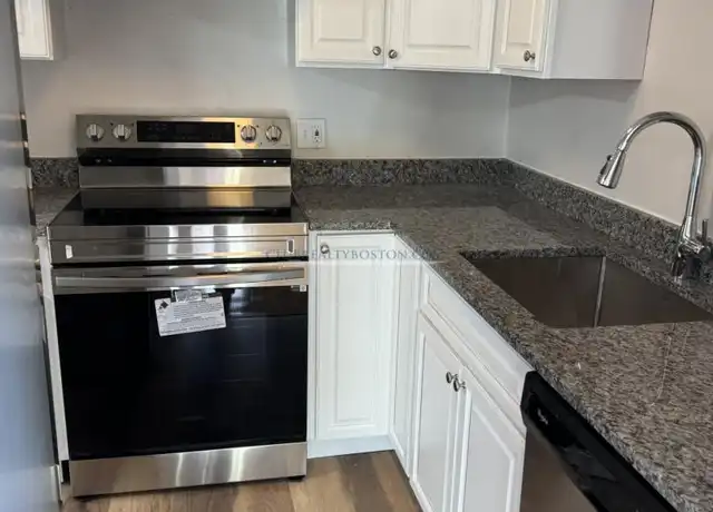 Property at 231 Coolidge Ave, Watertown, MA, 02472, 2 beds, 1 bath, [object Object]