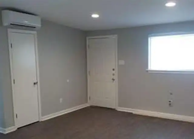Property at 400 Swanee Dr Unit B, Austin, TX, 78752, 2 beds, 1 bath, [object Object]
