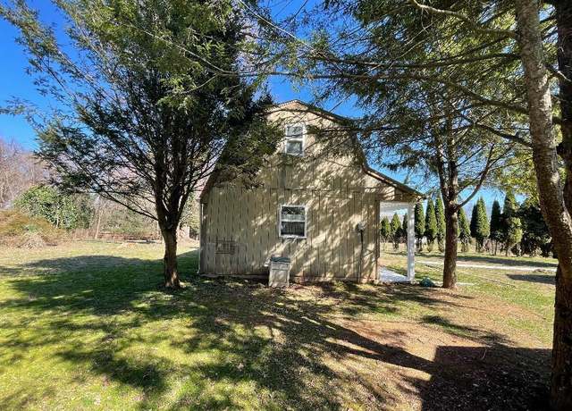 Photo of 624 Walker Rd, Great Falls, VA 22066