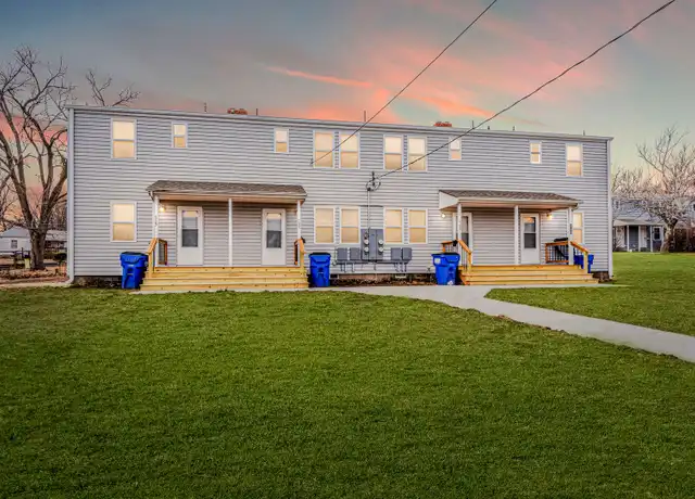 Property at 735 W 1st St, Junction City, KS, 66441, 2 beds, 1 bath, [object Object]