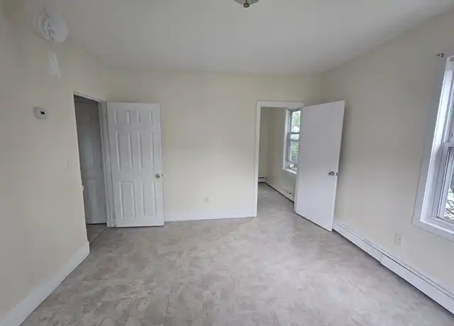 Property at 111 Brookline St Unit 2, Lynn, MA, 01902, 2 beds, 1 bath, [object Object]