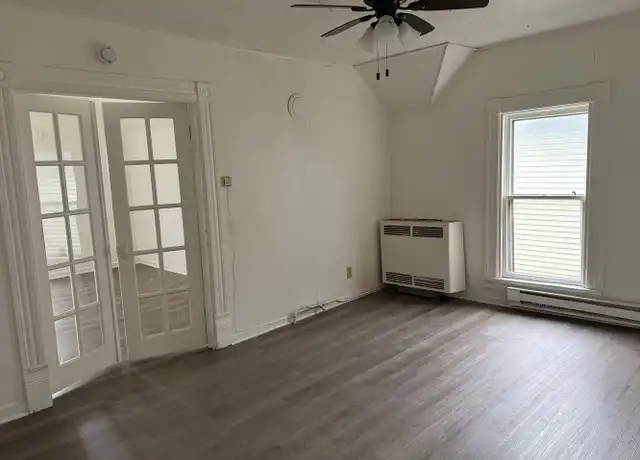 Property at 611 Wall St Unit 611, La Crosse, WI, 54603, 1 bed, 1 bath, [object Object]