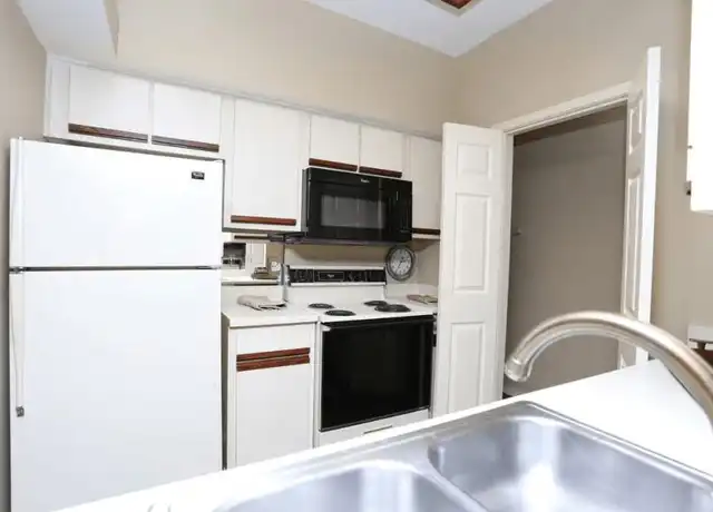 Property at 15381 Cutten Rd, Houston, TX, 77070, 2 beds, 1 bath, [object Object]