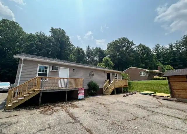 Property at 121 Belmont St Apt 5, Collinsville, VA, 24078, 1 bed, 1 bath, [object Object]