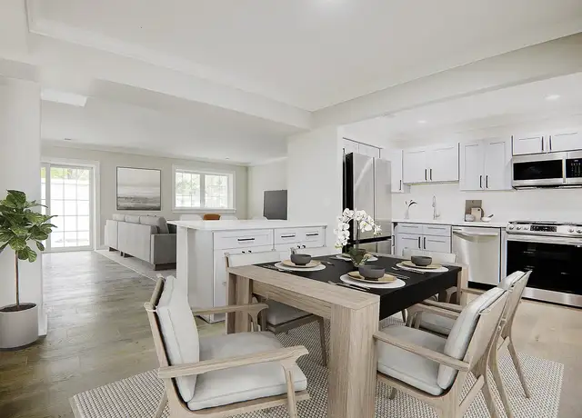 Photo of 9 Putnam Grn, Greenwich, CT 06830