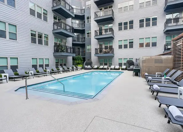 Photo of 1033 W Broad St, Falls Church, VA 22046