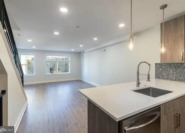 Property at 1702 N Gratz St unit Unit 2, Philadelphia, PA, 19121, 6 beds, 4.5 baths, [object Object]